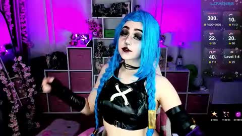 Snapshot of aki__ra chatting on 10/01/25, 12:38 Aki online show from 10/01/25, 12:38