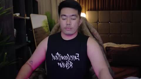 Snapshot of akihiro_morningstar chatting on 12/18/25, 07:20 Dave online show from 12/18/25, 07:20