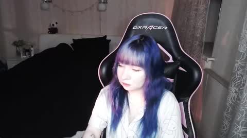 akirahartyx online show from 01/13/26, 04:01