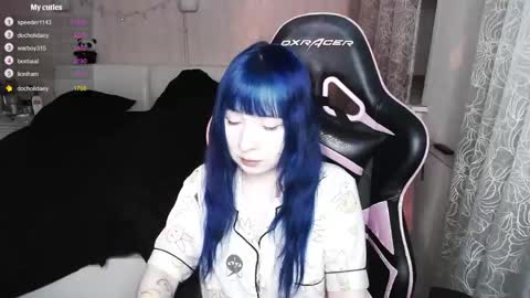 akirahartyx online show from 04/17/26, 05:27