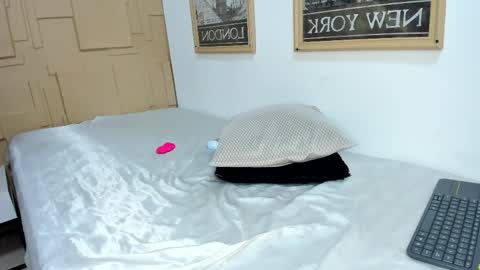 Zoe Hudson online show from 04/13/26, 08:03