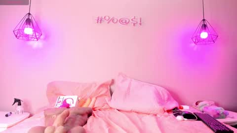 Snapshot of alahia_betancur chatting on 02/13/25, 06:16 Alahia online show from 02/13/25, 06:16