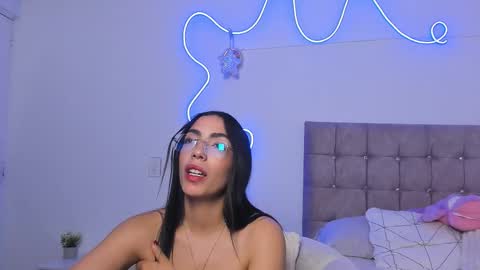 Alaia Alegria online show from 03/07/26, 05:04