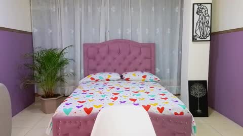 Alaia Skater online show from 10/27/25, 10:30