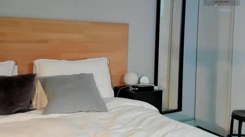     online show from 12/22/25, 08:28