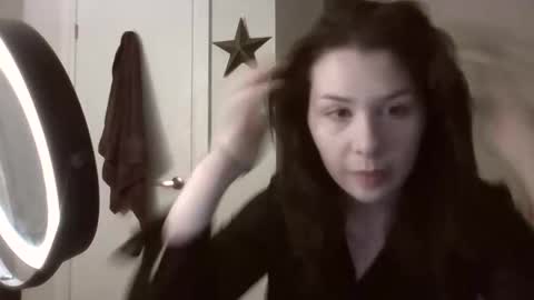 Snapshot of alainaseren chatting on 05/19/26, 05:36 alainaseren online show from 05/19/26, 05:36