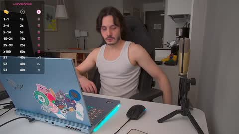 Maxi  online show from 02/04/25, 10:21