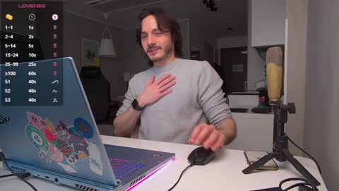 Maxi  online show from 02/05/25, 10:19