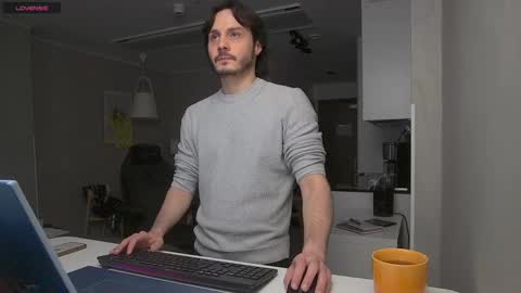 Maxi  online show from 02/20/25, 12:15