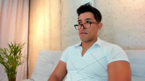 Snapshot of alan_greek_1 chatting on 02/13/25, 09:41 Alan greek online show from 02/13/25, 09:41