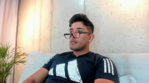 Snapshot of alan_greek_1 chatting on 02/22/25, 02:39 Alan greek online show from 02/22/25, 02:39