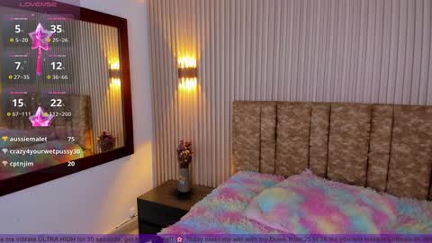 Snapshot of alana_333 chatting on 01/21/25, 03:43 A L A N A online show from 01/21/25, 03:43