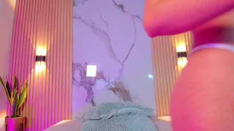 Snapshot of alana_333 chatting on 09/22/25, 12:07 A L A N A online show from 09/22/25, 12:07