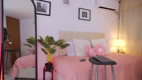 alana_ada online show from 12/22/25, 02:41