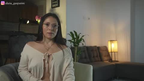 Snapshot of alana_gasparani chatting on 11/08/25, 01:28 Alana Gasparini online show from 11/08/25, 01:28