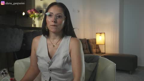 Snapshot of alana_gasparani chatting on 11/14/25, 02:43 Alana Gasparini online show from 11/14/25, 02:43