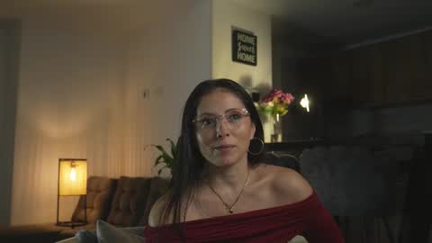 Snapshot of alana_gasparani chatting on 11/16/25, 02:06 Alana Gasparini online show from 11/16/25, 02:06