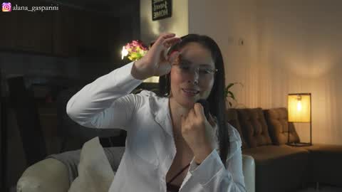 Snapshot of alana_gasparani chatting on 11/21/25, 02:32 Alana Gasparini online show from 11/21/25, 02:32