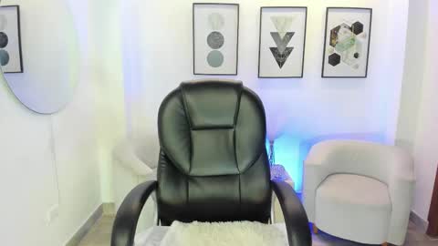 alana  online show from 02/25/26, 08:07