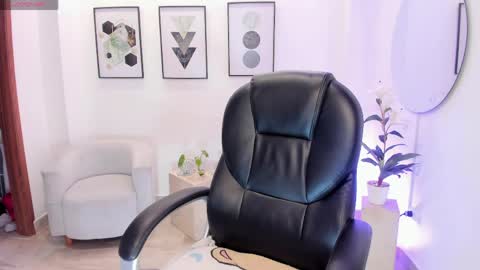 alana  online show from 04/16/26, 08:42