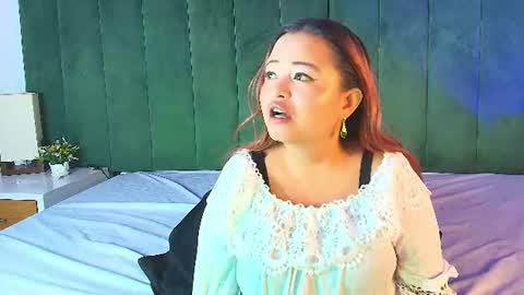 Snapshot of alana_petite chatting on 07/17/26, 02:45 ALANA PETITE online show from 07/17/26, 02:45