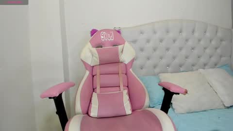 Snapshot of alana_ponse chatting on 02/01/25, 03:08 Alana. online show from 02/01/25, 03:08