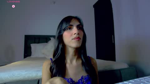 Snapshot of alana_sofia_ chatting on 10/22/25, 04:29 Alana Tobias online show from 10/22/25, 04:29