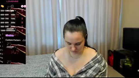 Julia online show from 05/05/26, 01:52
