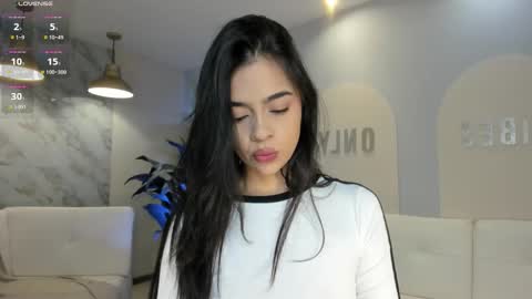 Alana online show from 09/15/25, 12:16