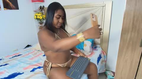 alana online show from 01/05/25, 01:15