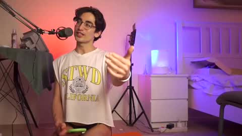 idenavarre online show from 01/12/25, 01:32