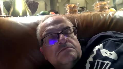 alankrieski1174 online show from 11/21/25, 05:39