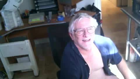 Snapshot of alanlee10allen chatting on 11/13/25, 08:08 Alanlee10allen online show from 11/13/25, 08:08