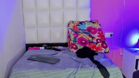 Snapshot of alanna_hot3 chatting on 05/27/26, 01:57 Ana online show from 05/27/26, 01:57
