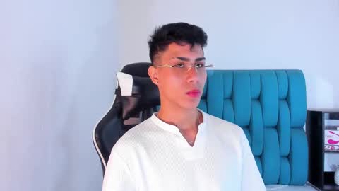 alannaughty_ online show from 02/12/25, 04:01