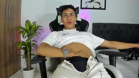 alannaughty_ online show from 11/19/25, 02:00