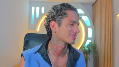 alan online show from 01/08/25, 01:42