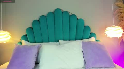 Alassia Hocthner online show from 11/07/25, 11:32