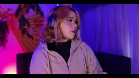 albaandthayron online show from 11/10/25, 12:15