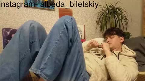 Snapshot of albeda22 chatting on 10/07/25, 03:20 Albedo online show from 10/07/25, 03:20