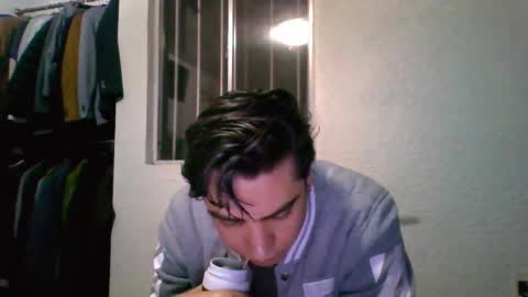 albertoarenas16 online show from 04/11/26, 07:56