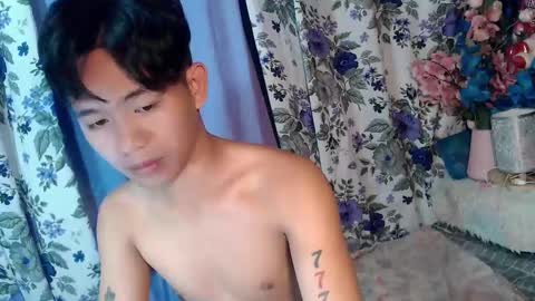 Snapshot of albertx_destroyer69 chatting on 02/24/25, 09:10 Albert online show from 02/24/25, 09:10