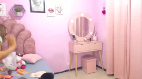 Snapshot of aldana_stone chatting on 01/07/25, 02:10 aldana_stone online show from 01/07/25, 02:10