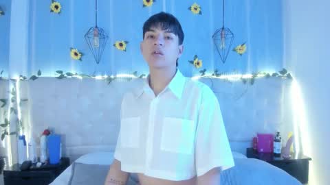 ale_aurarashi online show from 10/19/25, 04:02