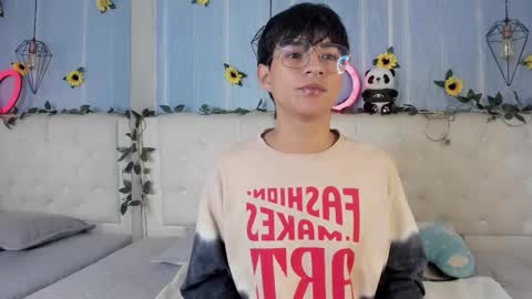 ale_aurarashi online show from 12/02/25, 05:46