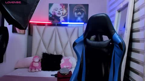 ale_noah_xxx online show from 01/05/25, 04:04