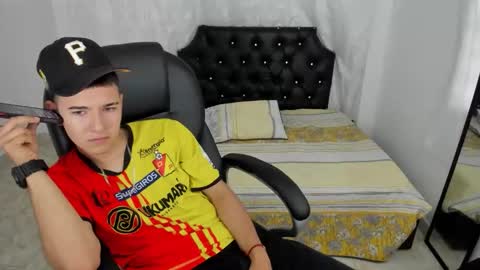 Aleck Boy online show from 11/26/25, 07:59