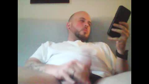 Snapshot of aleeexxxx4u chatting on 12/19/25, 09:05 aleeexxxx4u online show from 12/19/25, 09:05