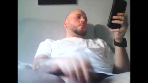 Snapshot of aleeexxxx4u chatting on 02/12/26, 08:42 aleeexxxx4u online show from 02/12/26, 08:42