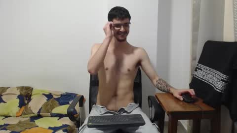 aleex_miller online show from 10/28/25, 10:52